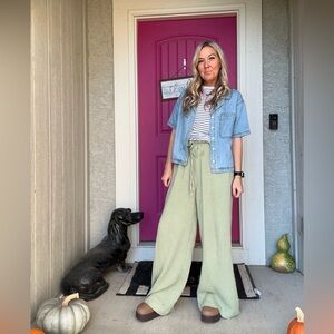 Universal Thread Sage Wide-Leg Pants